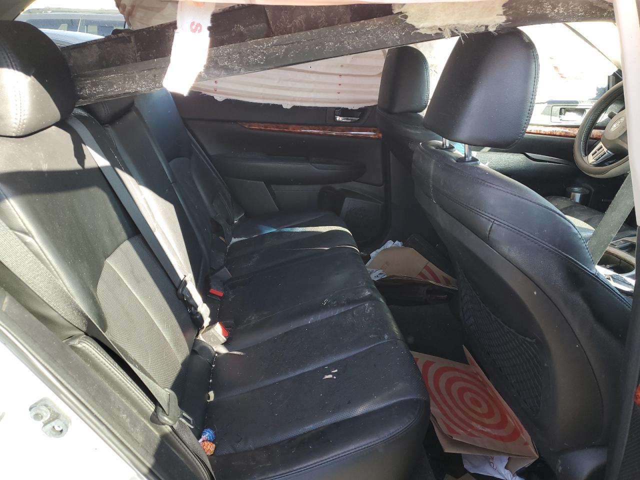 2012 Subaru Outback - Image 11
