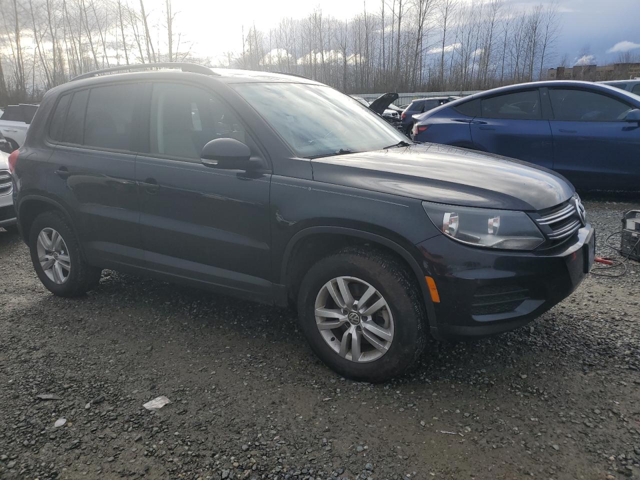 2017 Volkswagen Tiguan - Image 4