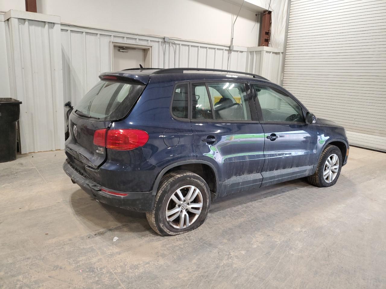 2016 Volkswagen Tiguan - Image 3