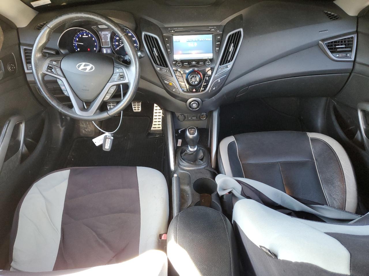 2013 Hyundai Veloster - Image 8