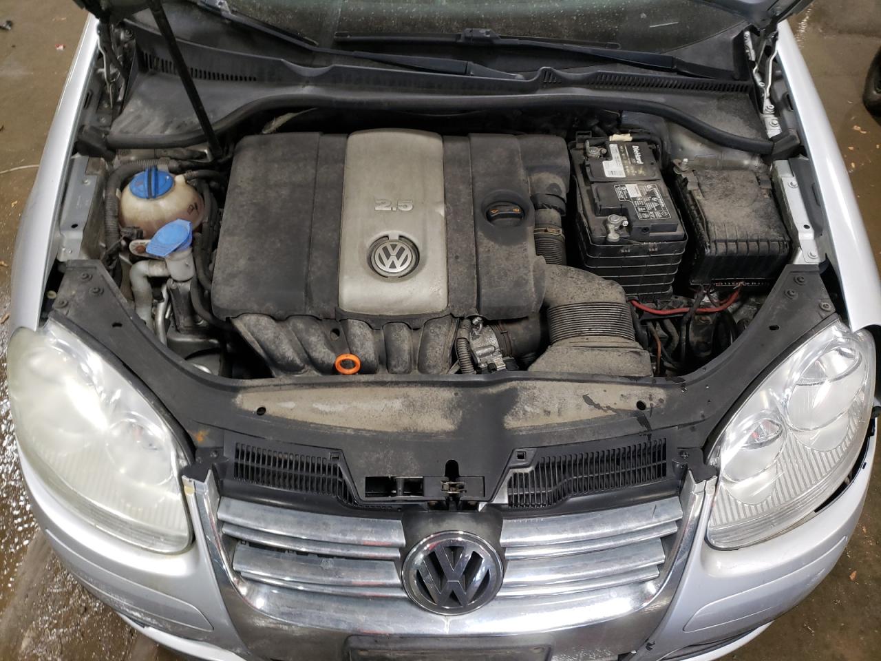 2009 Volkswagen Jetta - Image 11