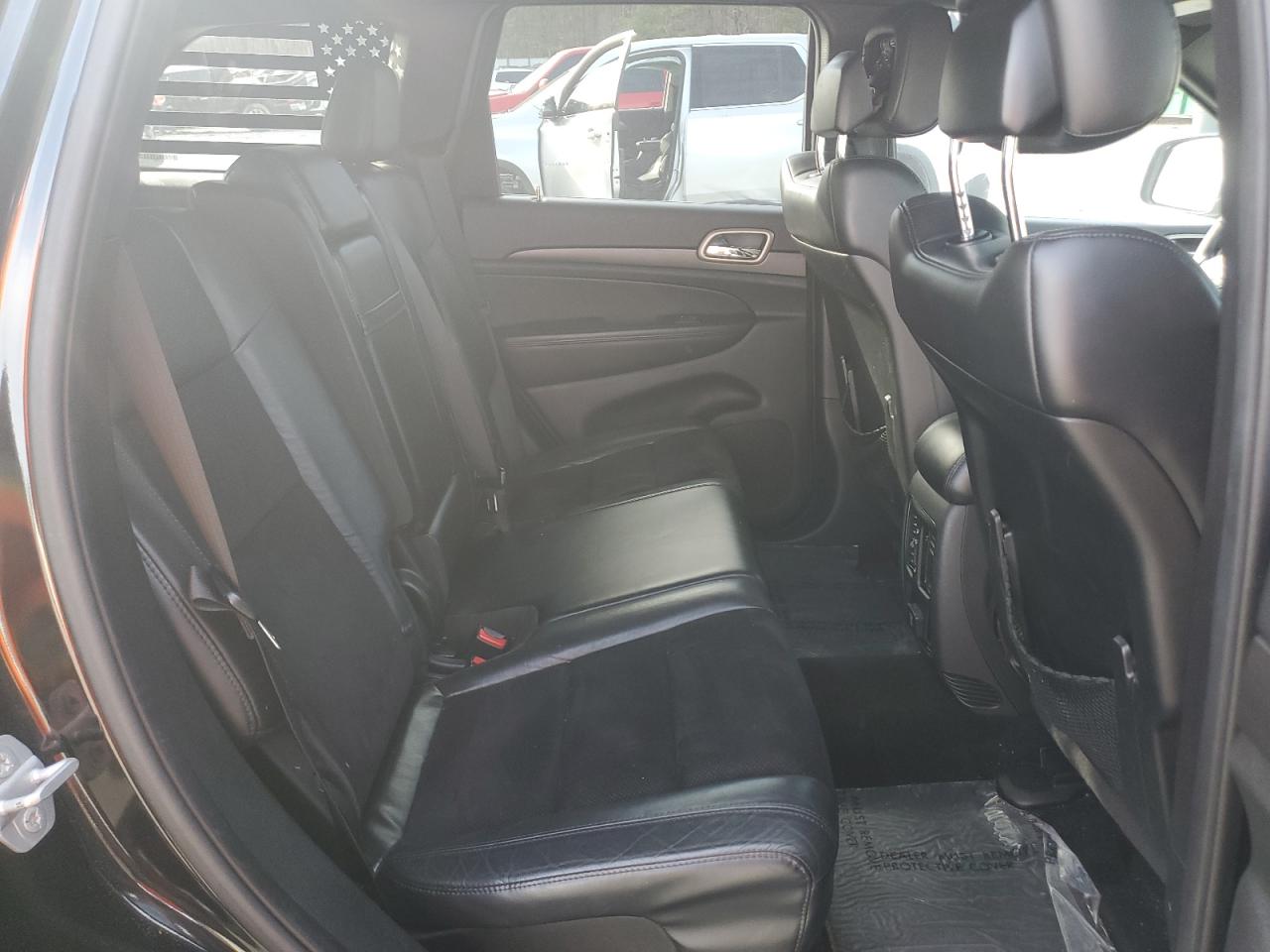 2015 Jeep Grand Cherokee - Image 11