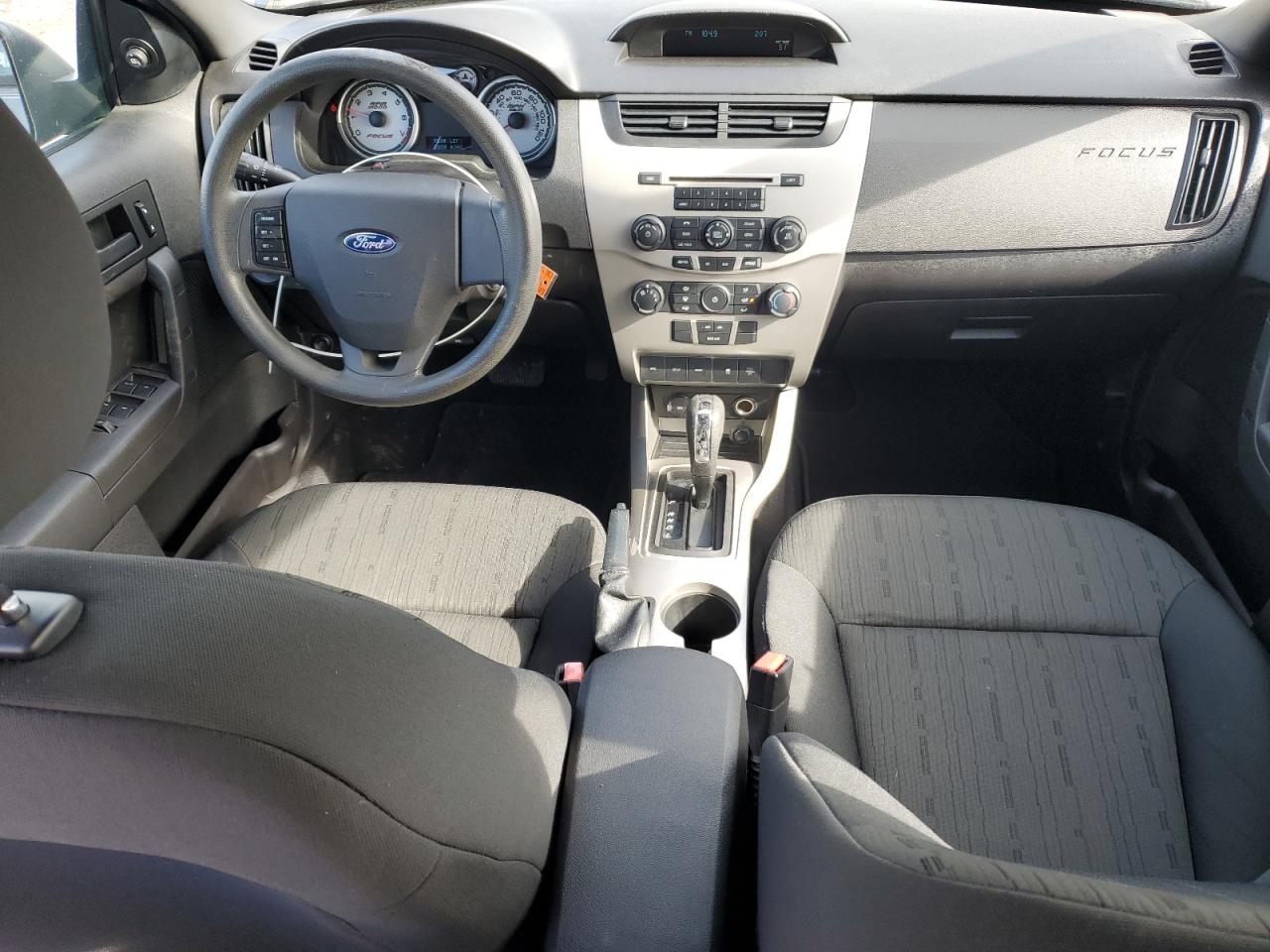 2010 Ford Focus - Image 8