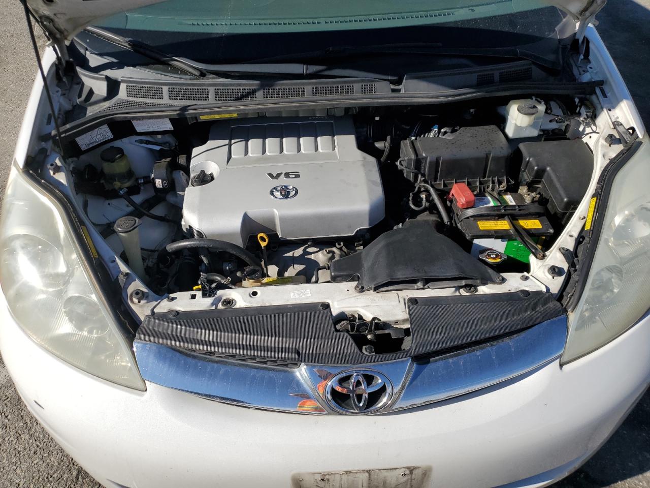 2007 Toyota Sienna - Image 14