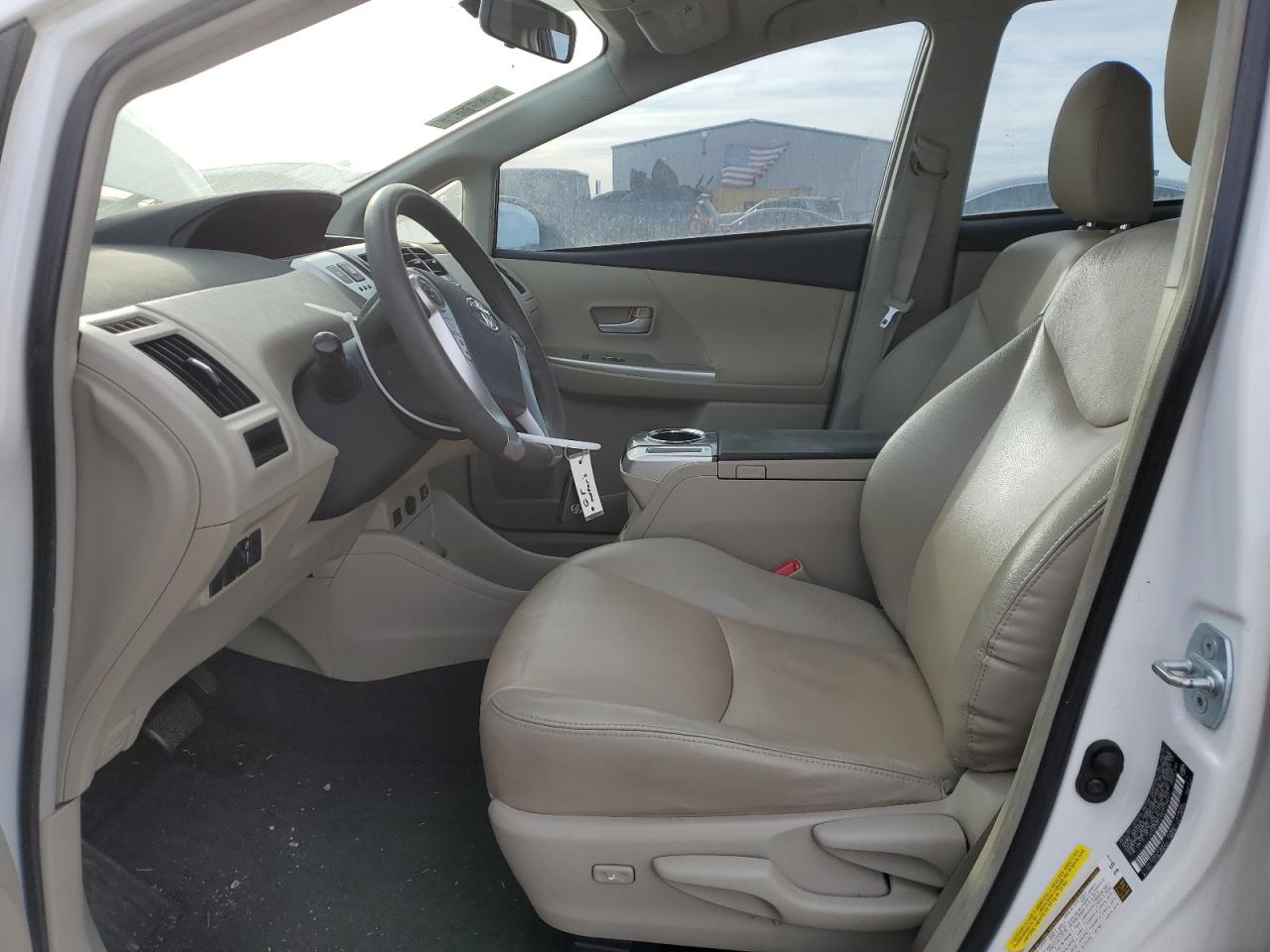 2013 Toyota Prius - Image 7