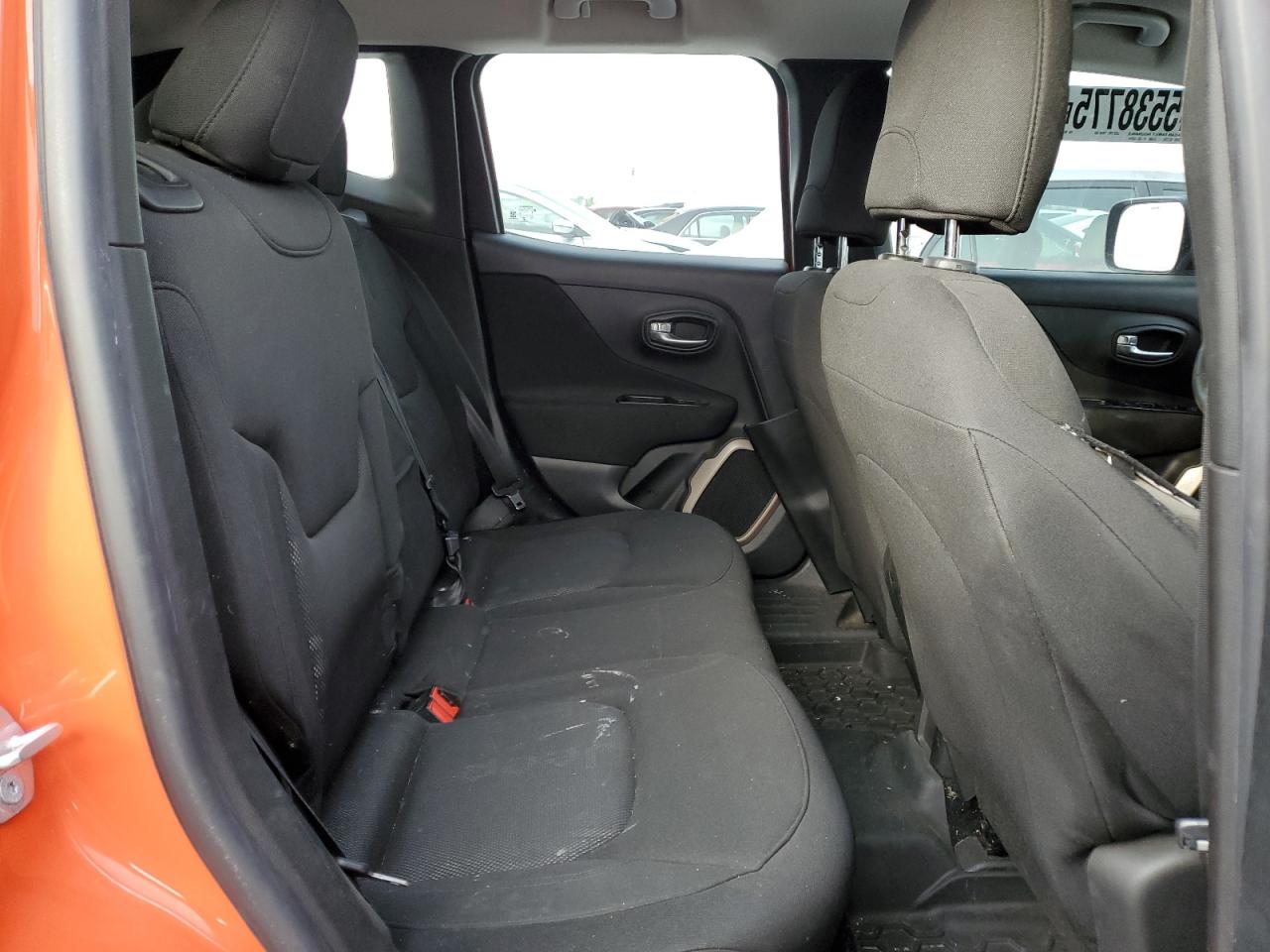 2015 Jeep Renegade - Image 10