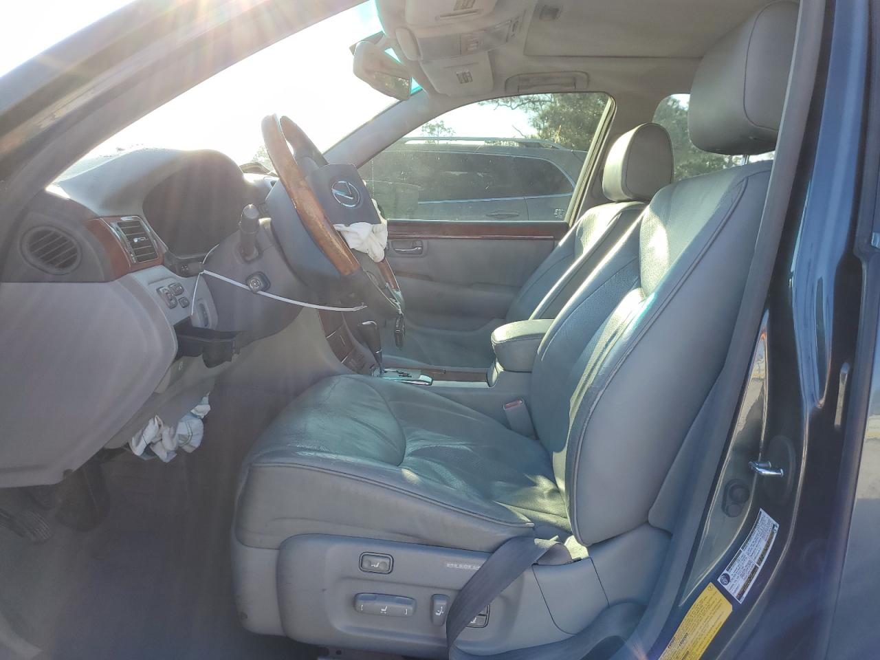 2004 Lexus LS - Image 7