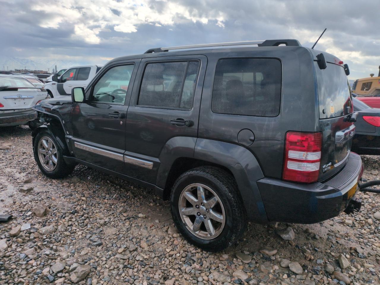 2010 Jeep Liberty (North America) - Image 2