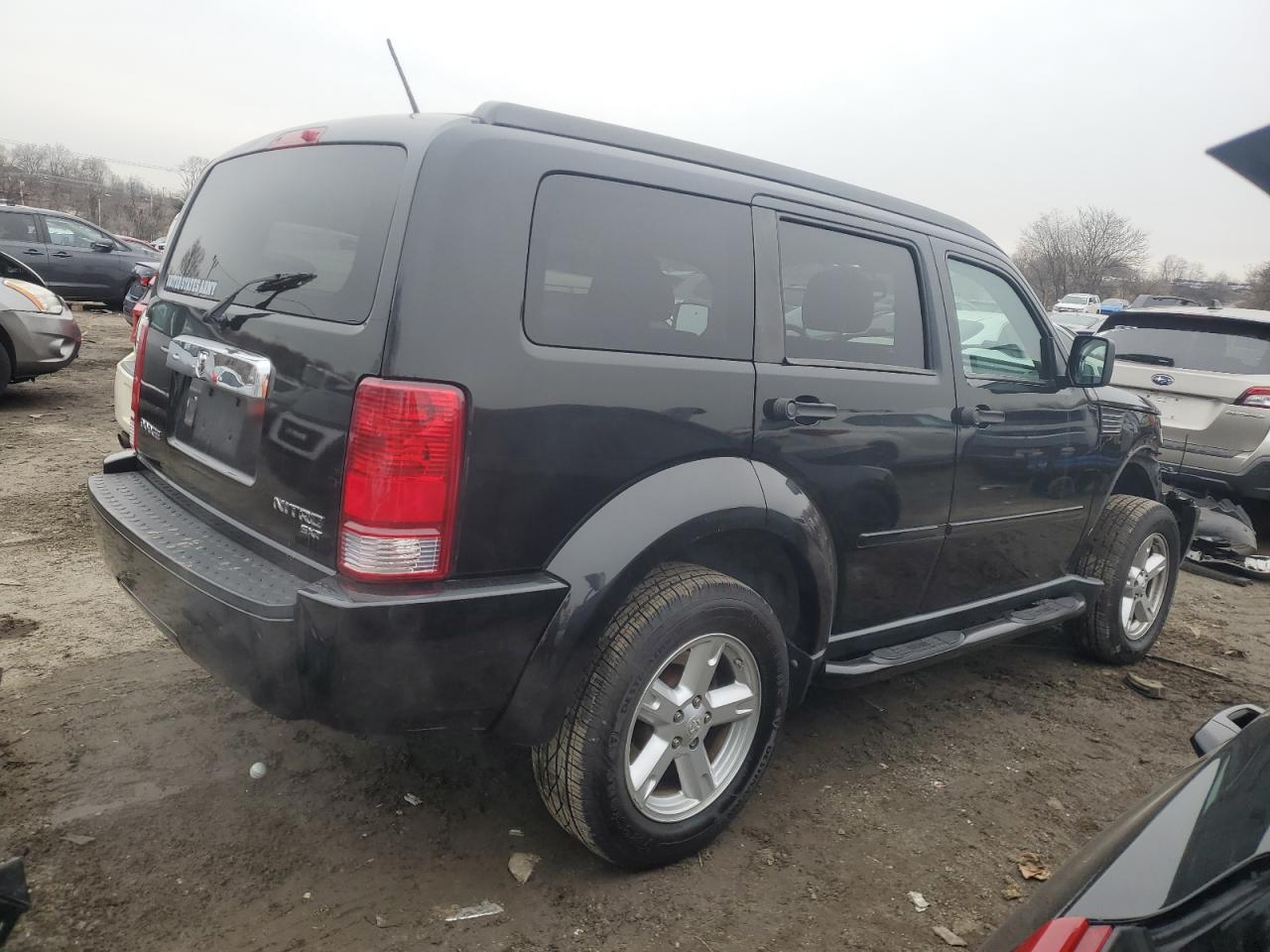 2010 Dodge Nitro - Image 3