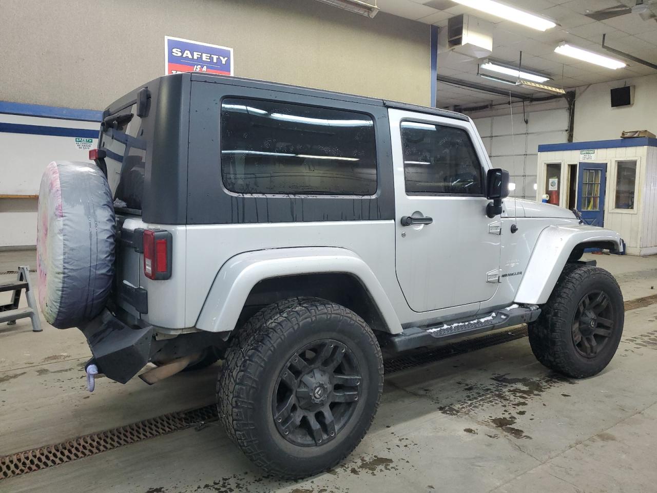 2010 Jeep Wrangler - Image 3