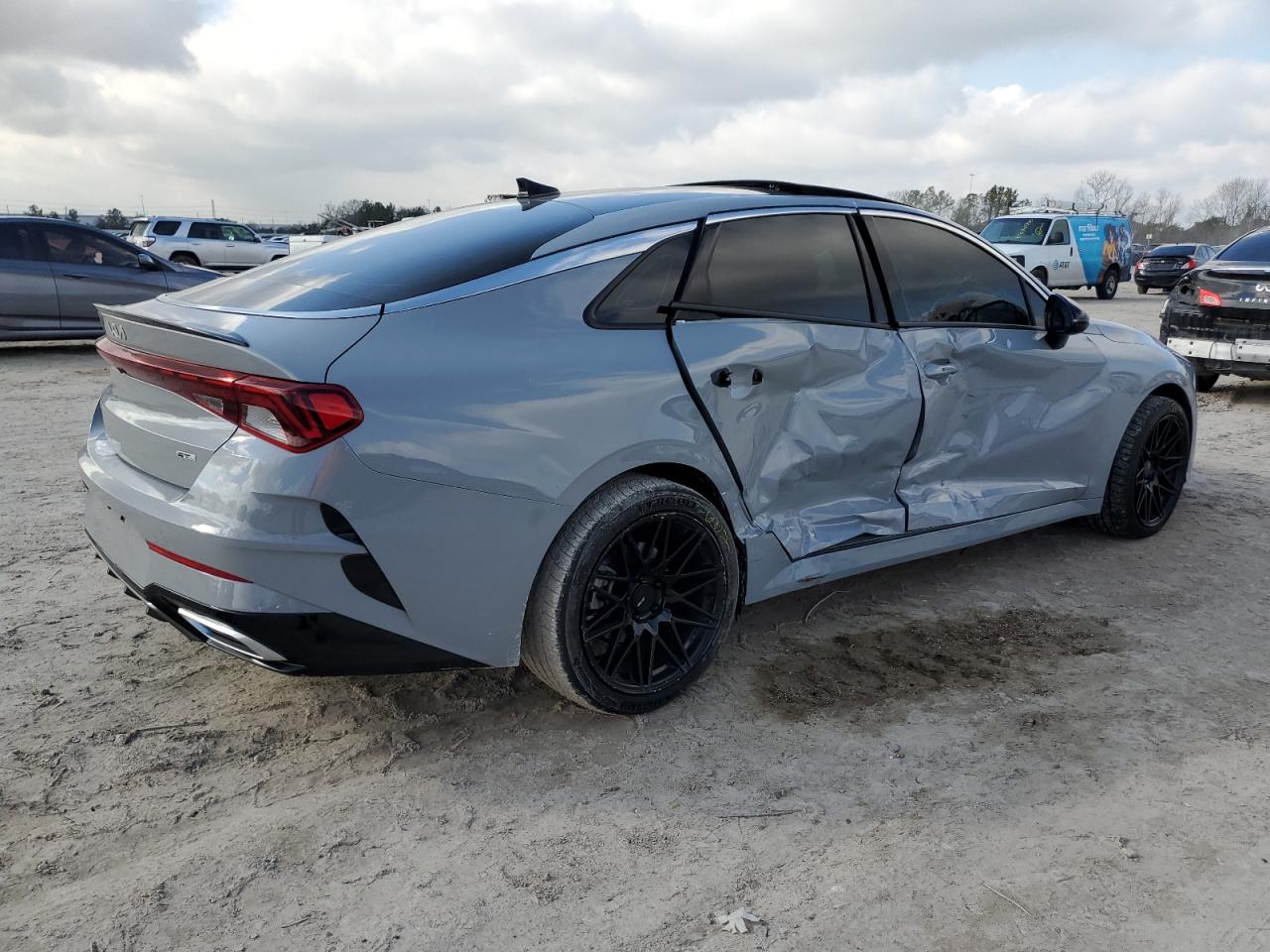 2023 Kia K5 - Image 3