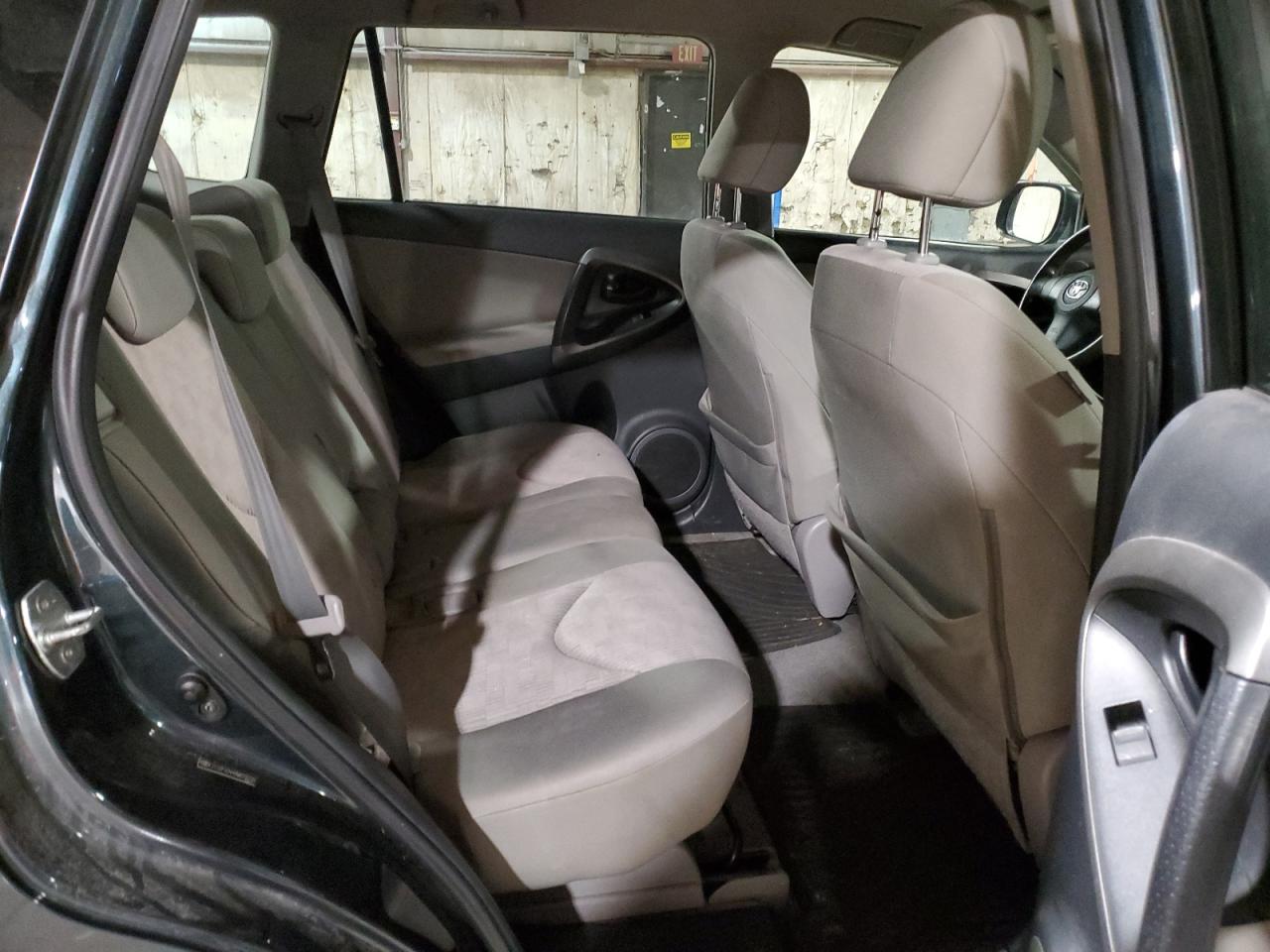2011 Toyota RAV 4 - Image 11
