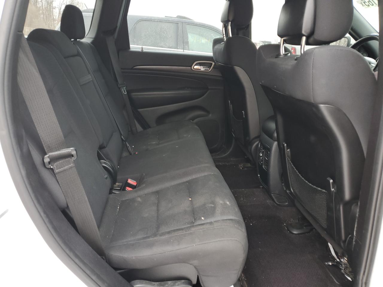 2015 Jeep Grand Cherokee - Image 11