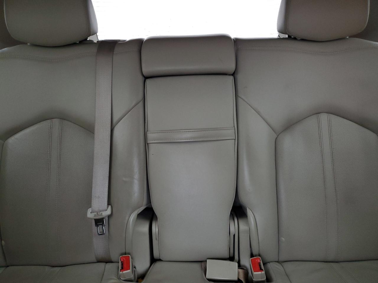2015 Cadillac SRX - Image 10