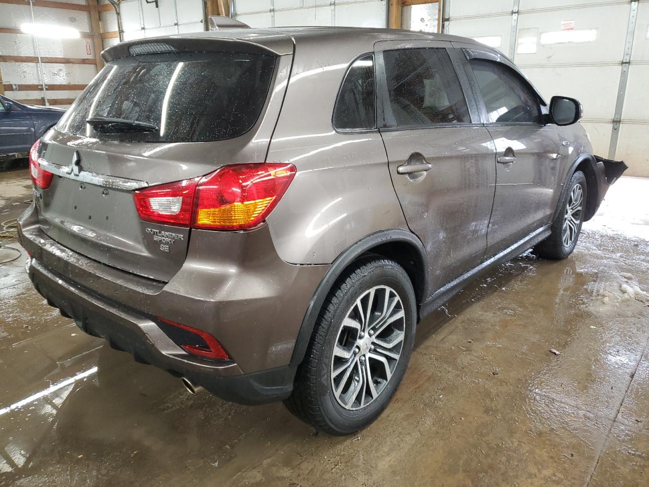 2019 Mitsubishi Outlander - Image 3