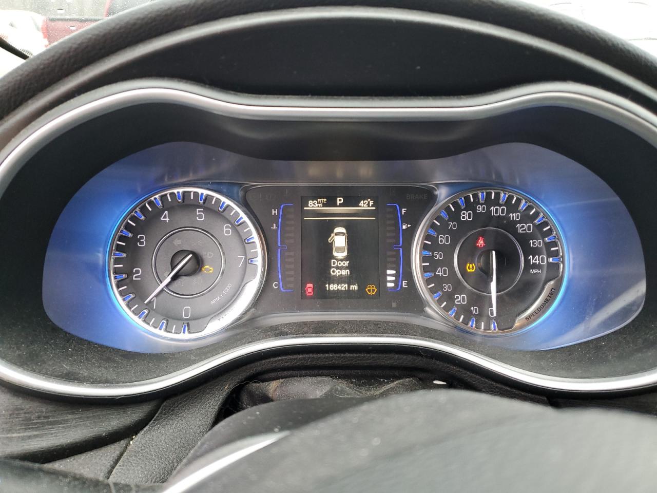 2015 Chrysler 200 - Image 9