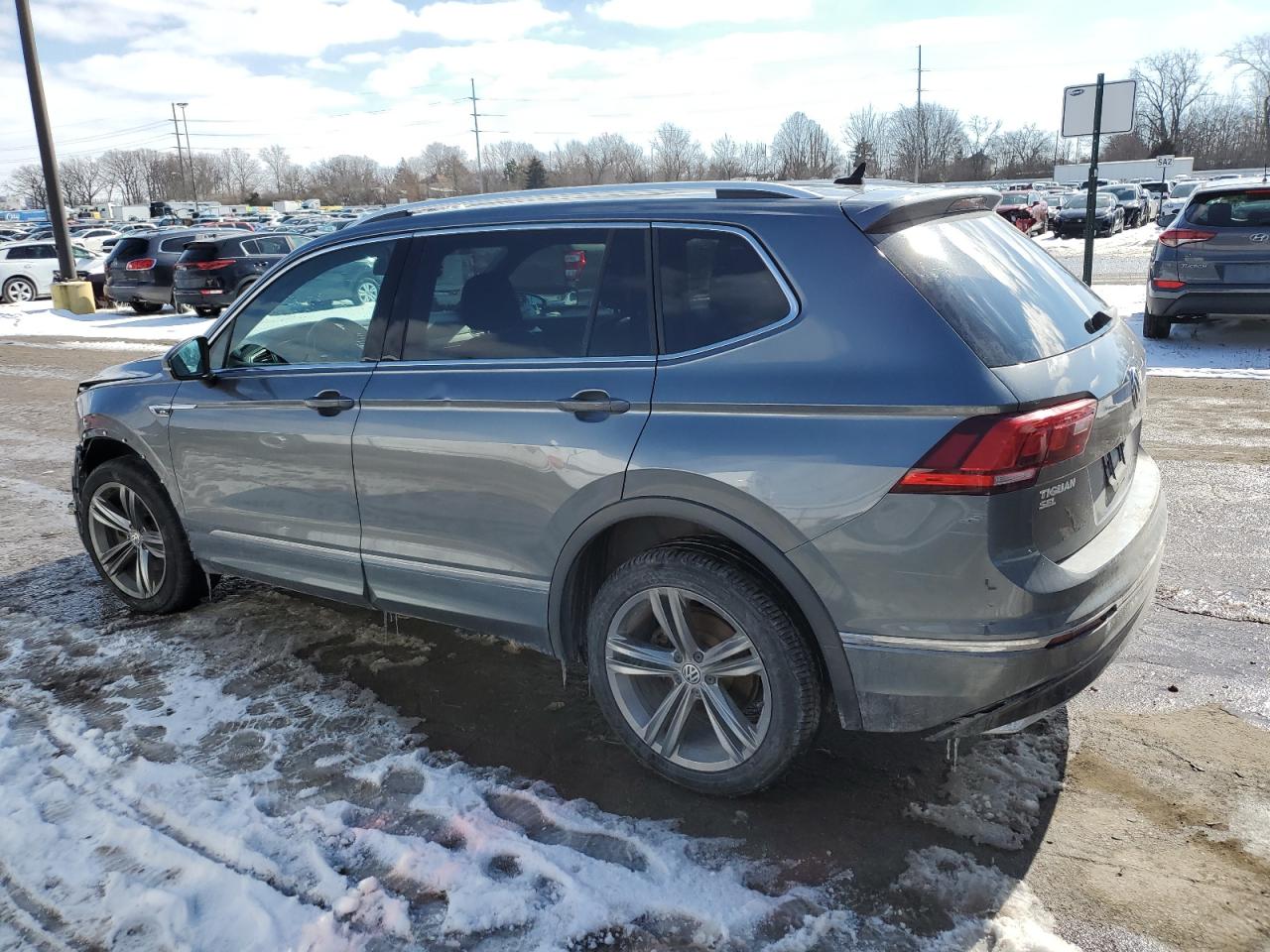 2019 Volkswagen Tiguan - Image 2