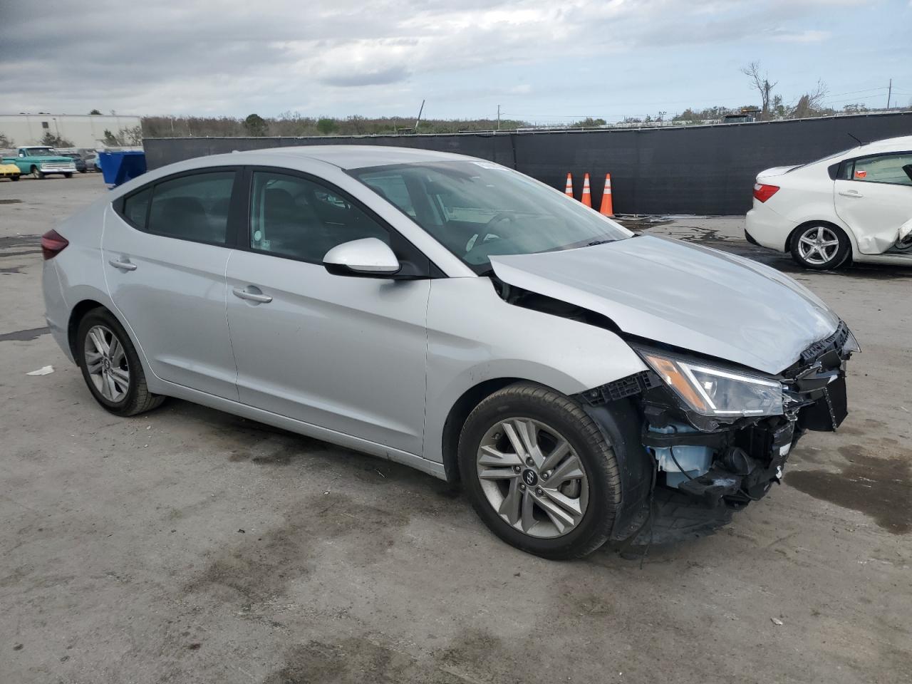 2020 Hyundai Elantra - Image 4