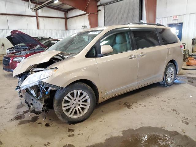 2011 Toyota Sienna Xle de vânzare în Lansing, MI - Front End