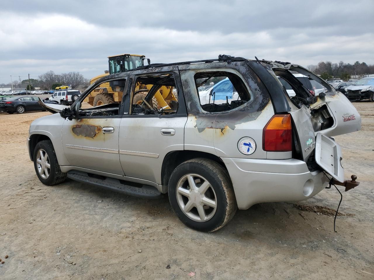 2007 GMC Envoy - Image 2