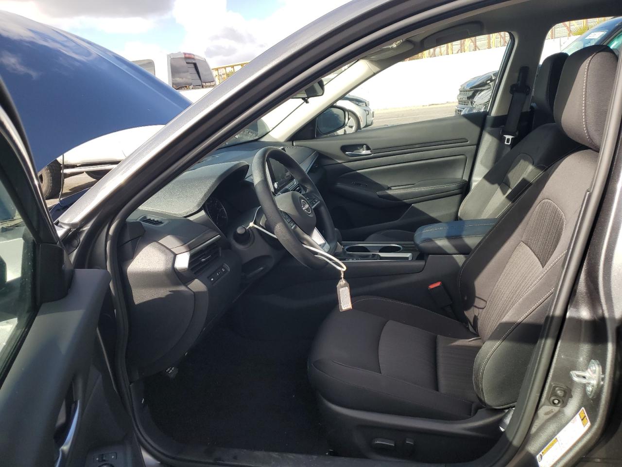 2024 Nissan Altima - Image 7