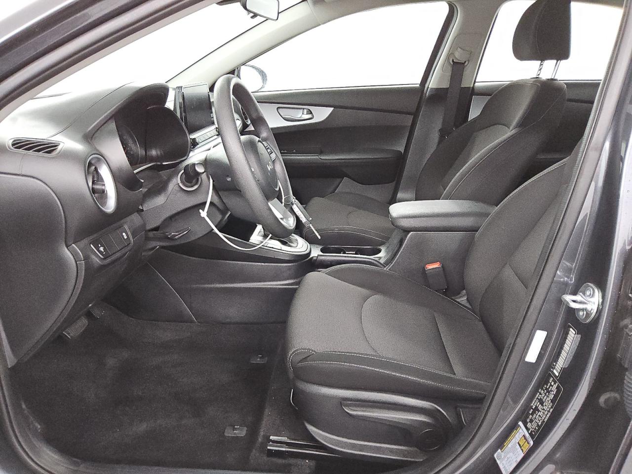 2024 Kia Forte - Image 7