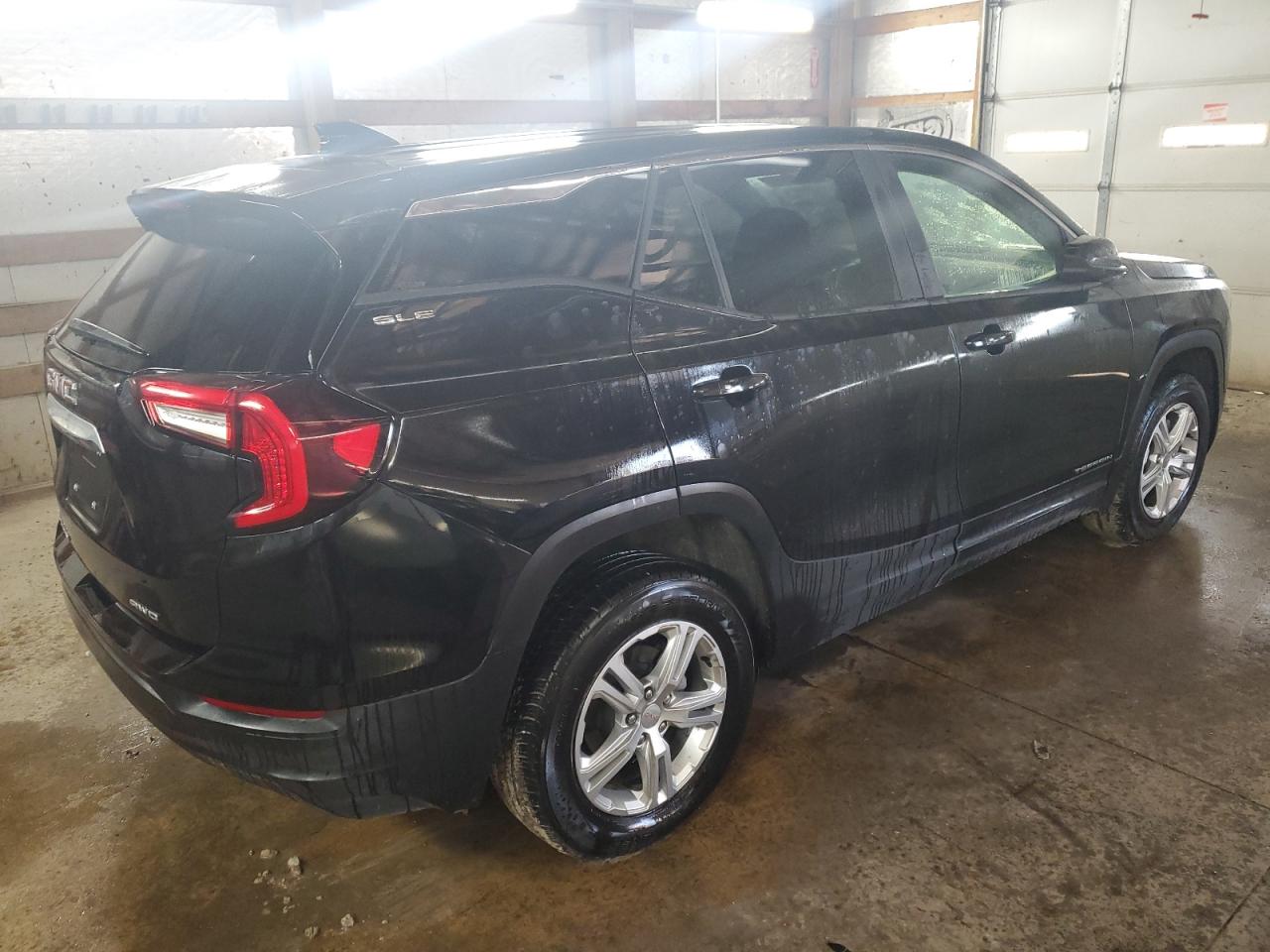 2022 GMC Terrain - Image 3