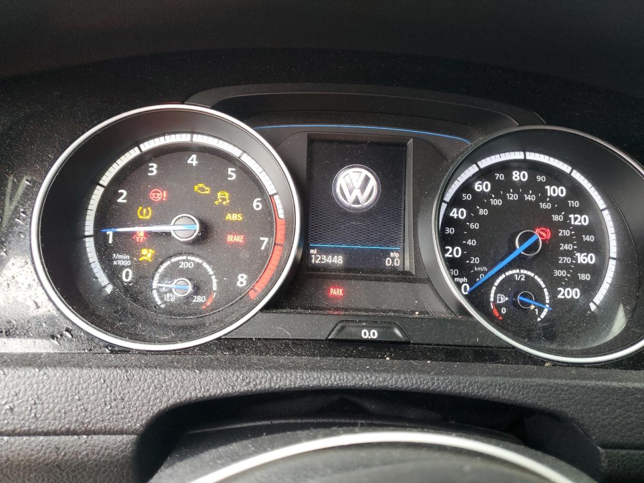 2017 Volkswagen Golf - Image 9
