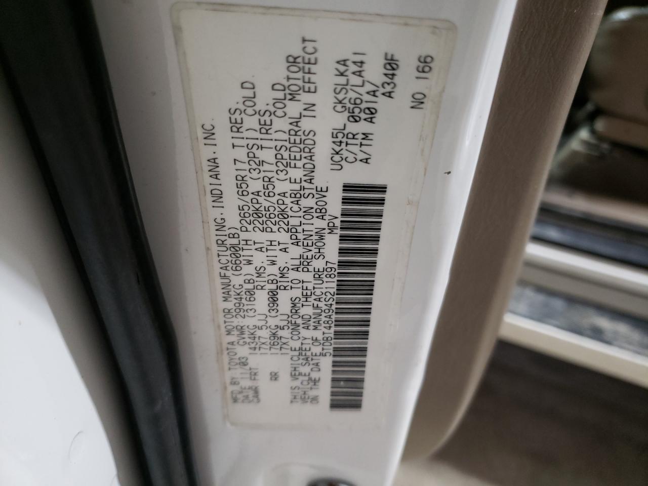 2004 Toyota Sequoia - Image 13