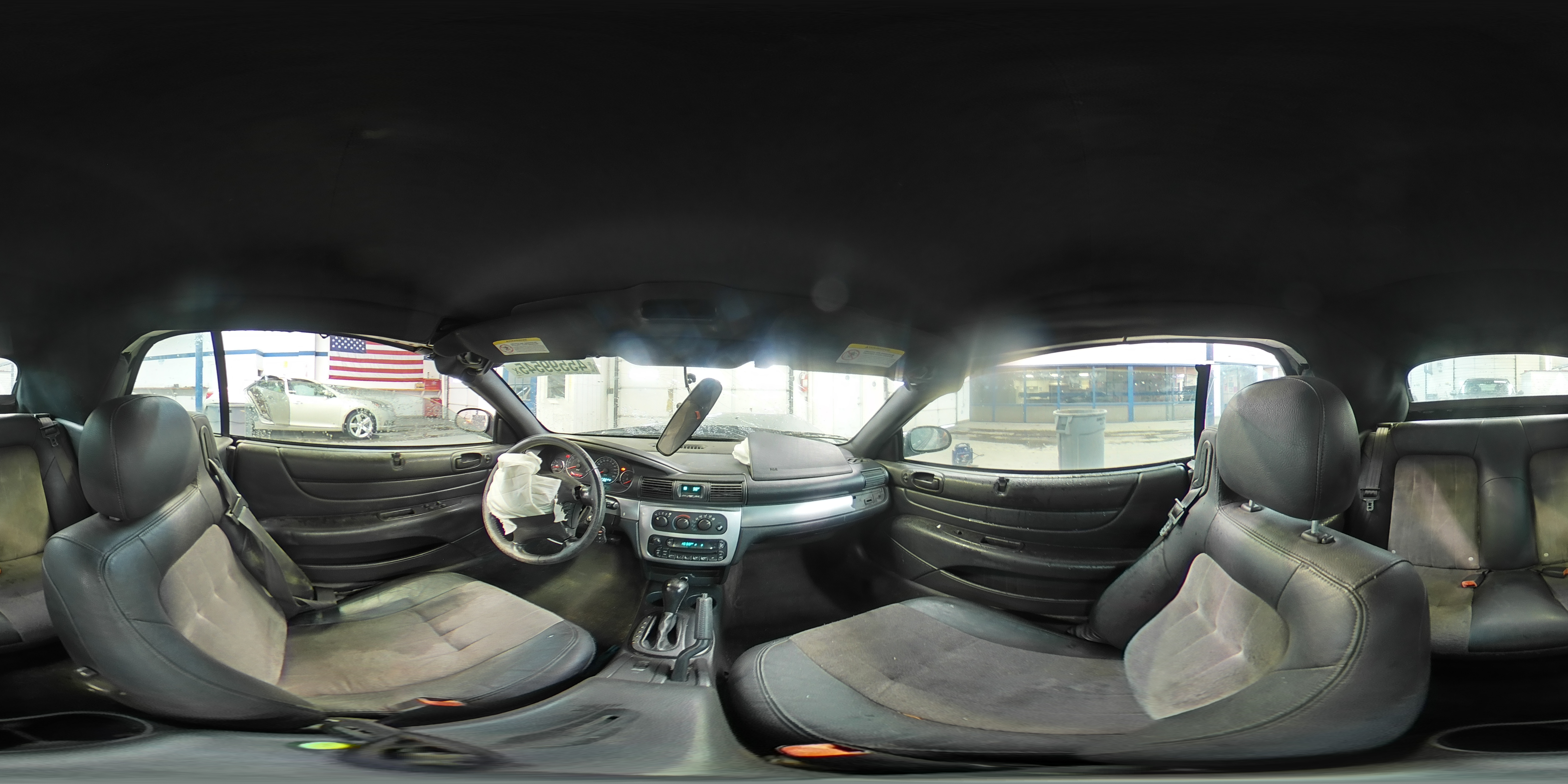 2005 Chrysler Sebring - Image 13