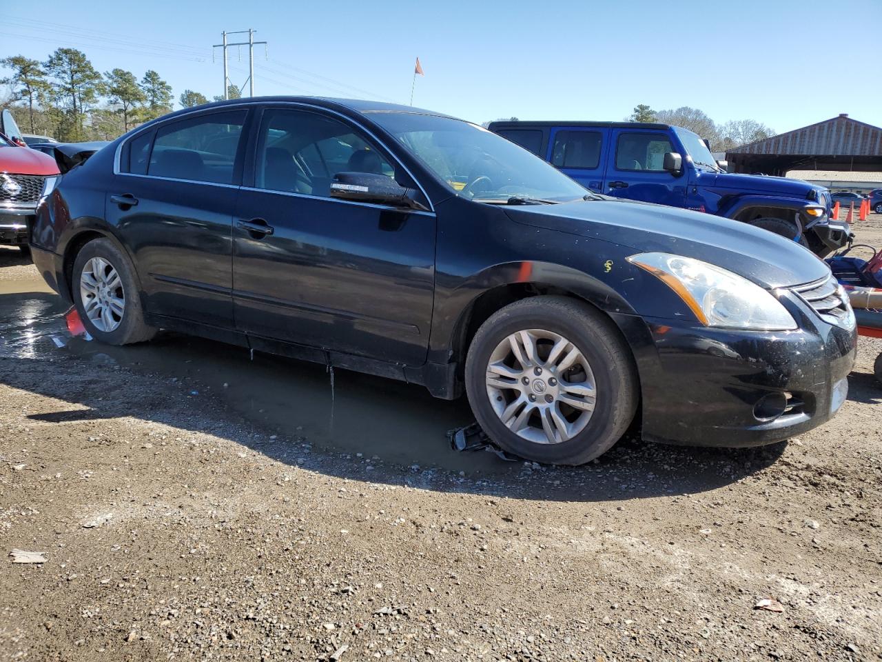 2010 Nissan Altima - Image 4
