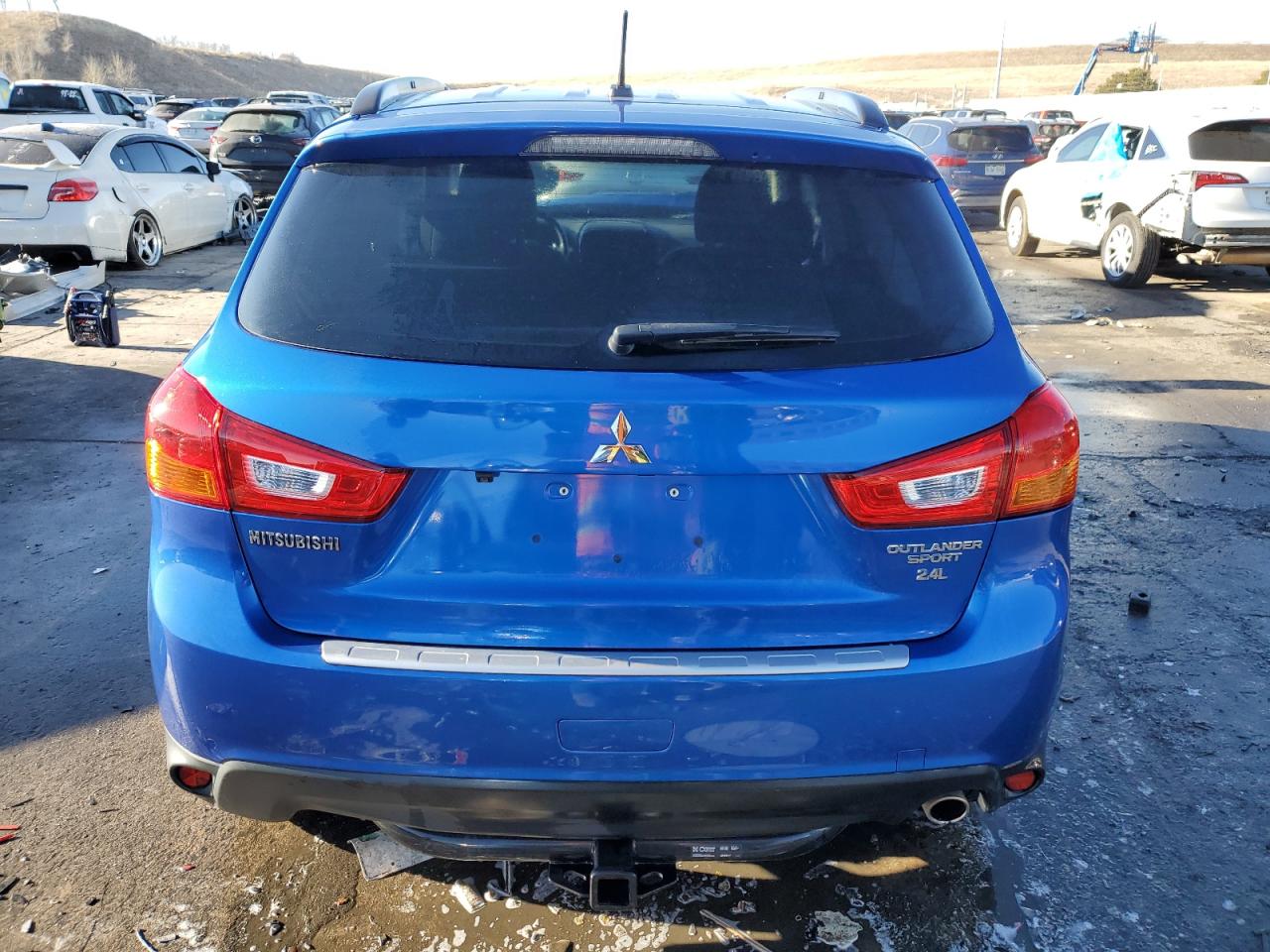 2015 Mitsubishi Outlander - Image 6