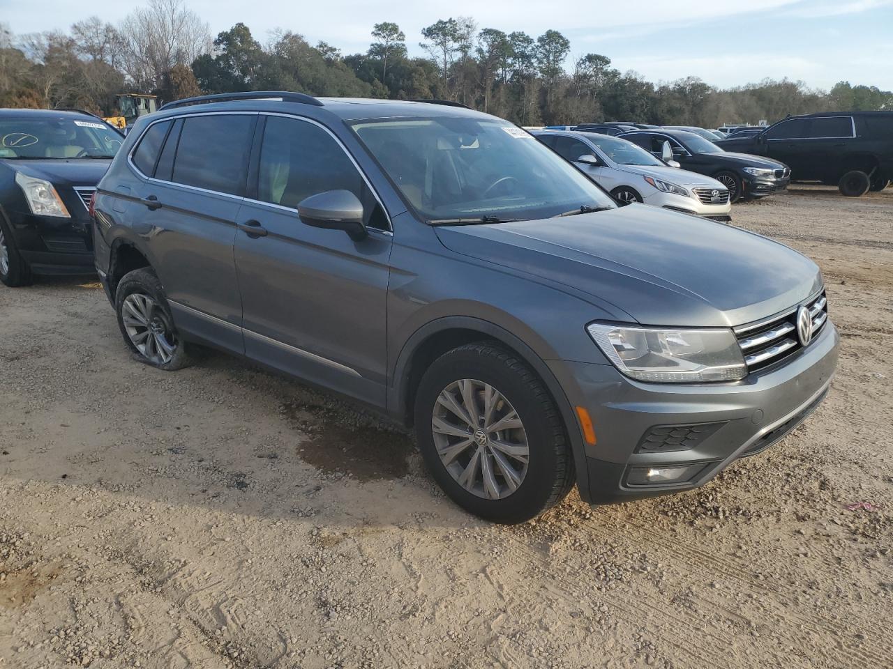 2018 Volkswagen Tiguan - Image 4