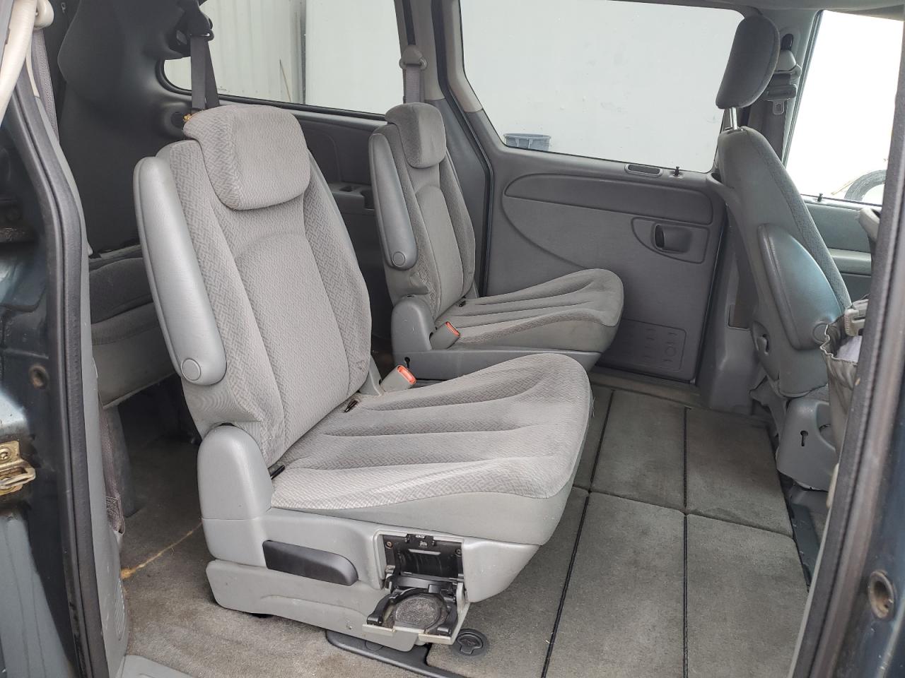 2006 Dodge Caravan - Image 11