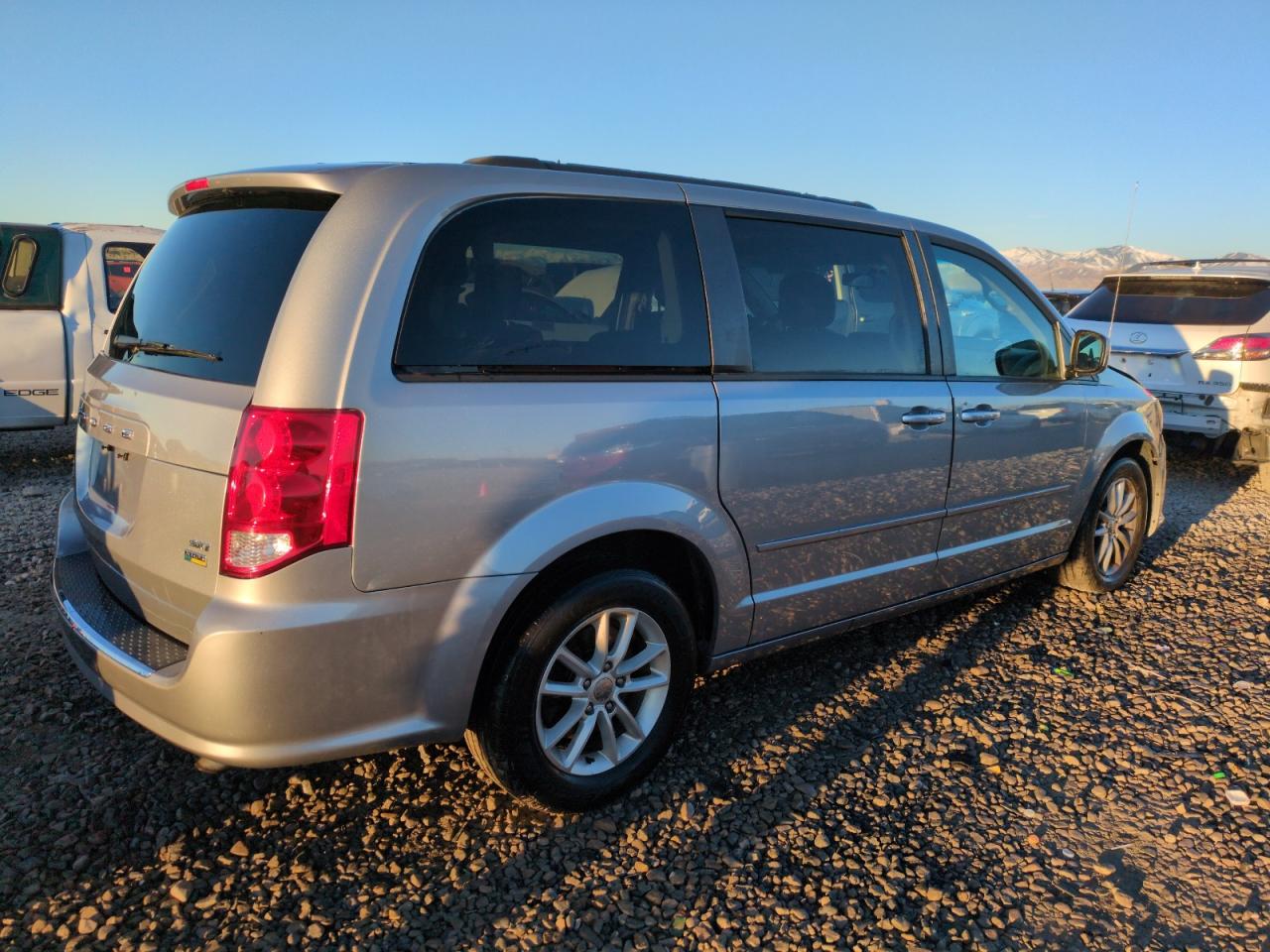 2015 Dodge Caravan - Image 3