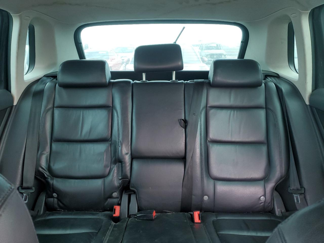 2010 Volkswagen Tiguan - Image 10