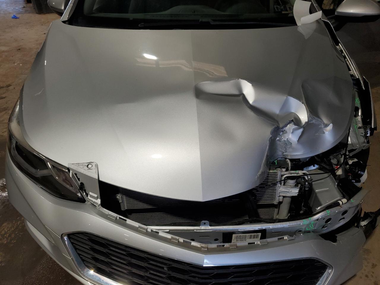 2018 Chevrolet Cruze - Image 11