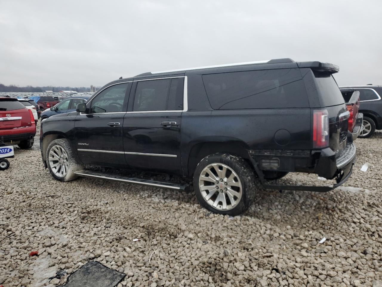 2017 GMC Yukon - Image 2