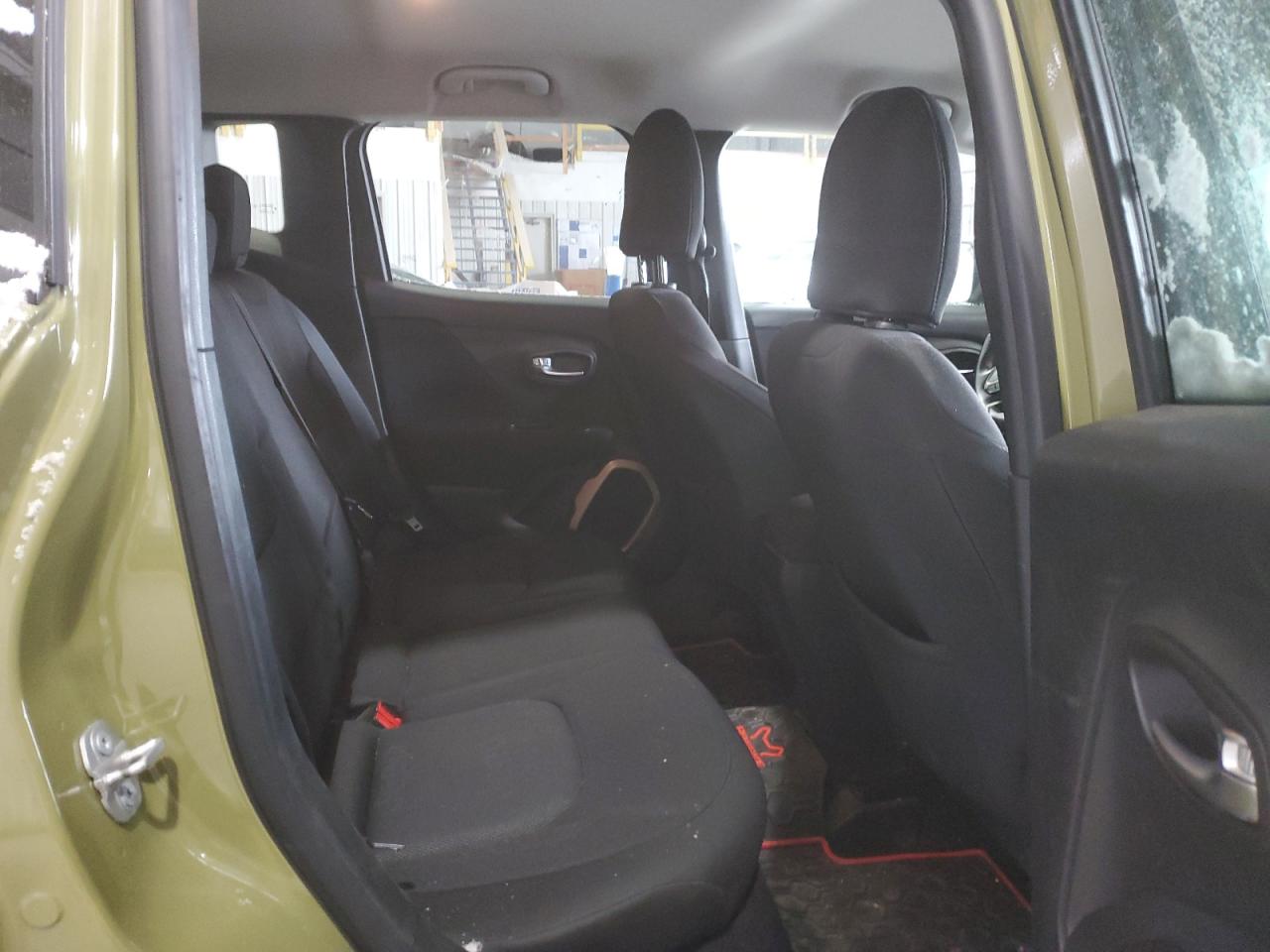 2015 Jeep Renegade - Image 11