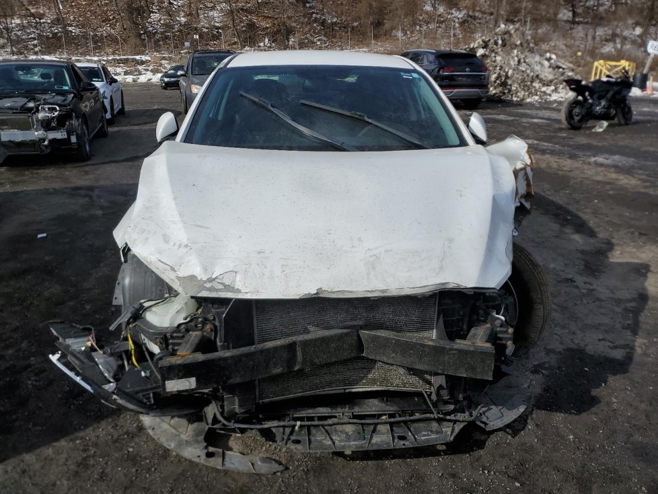 2018 Hyundai Elantra - Image 5