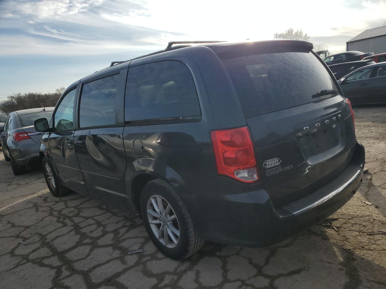 2013 Dodge Caravan - Image 2