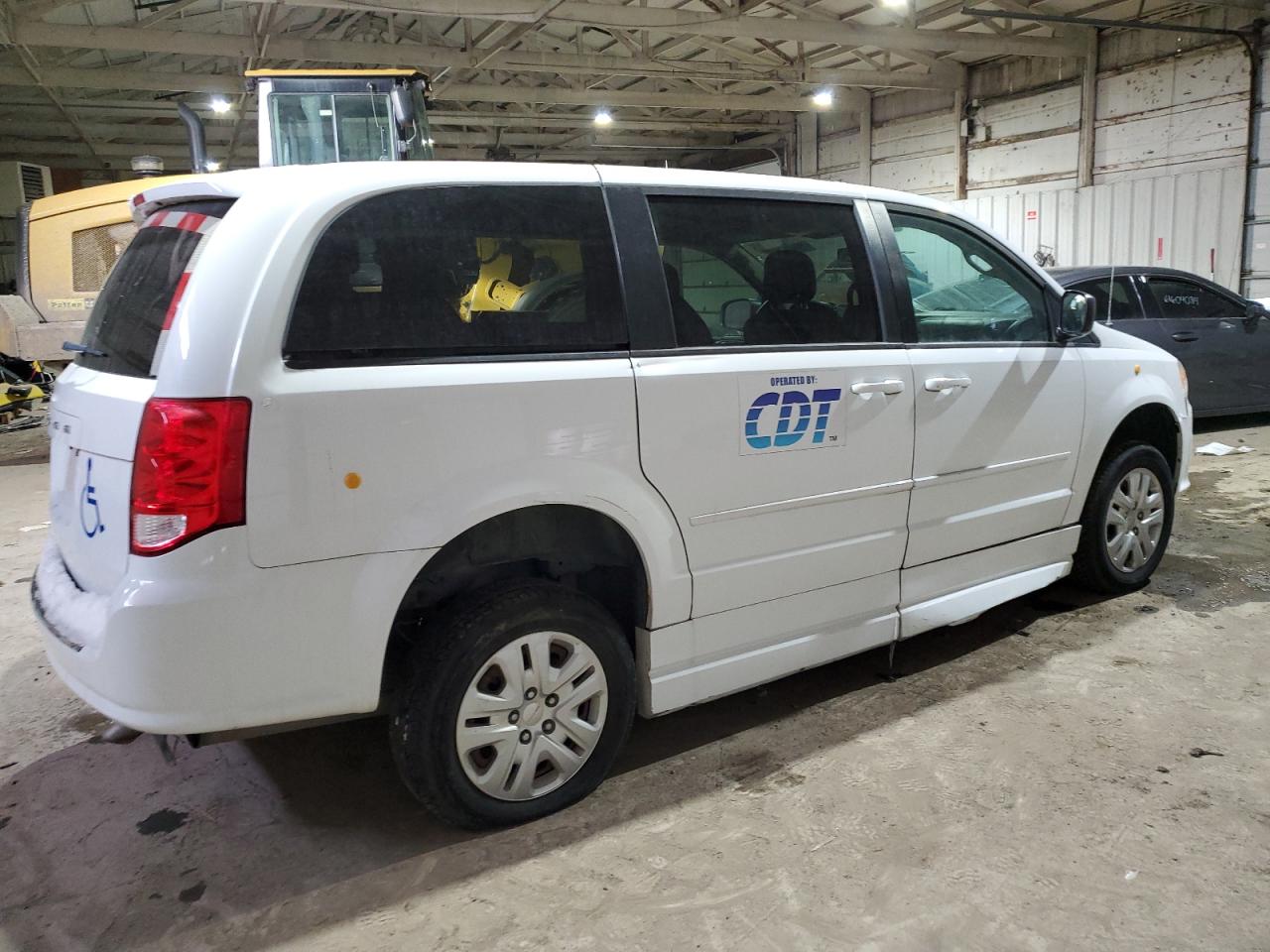 2016 Dodge Caravan - Image 3