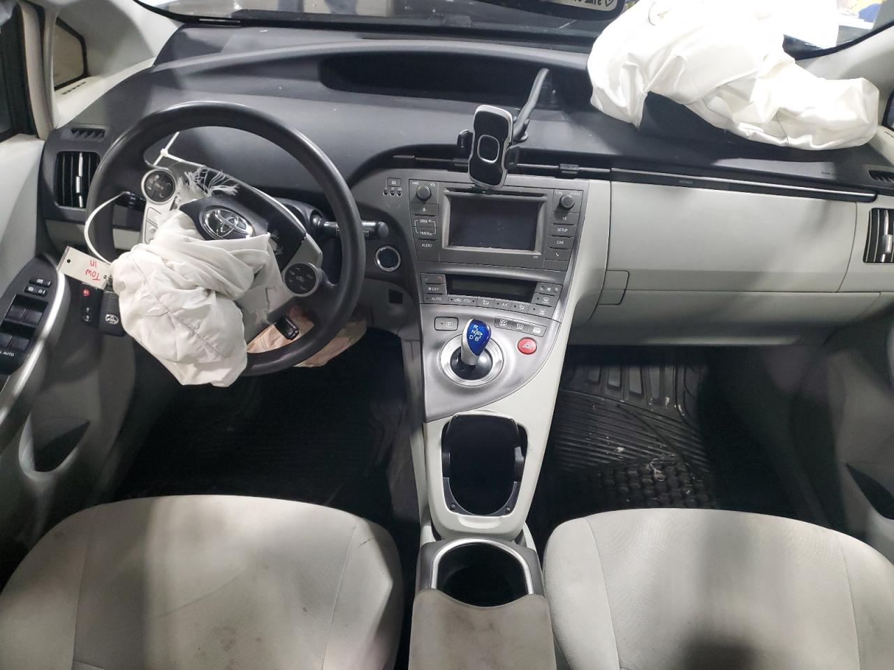 2014 Toyota Prius - Image 8