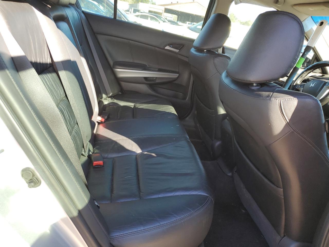 2009 Honda Accord - Image 11
