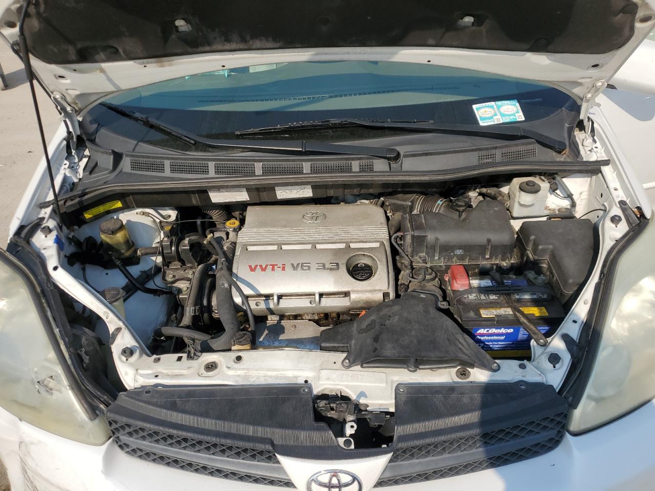 2004 Toyota Sienna - Image 13