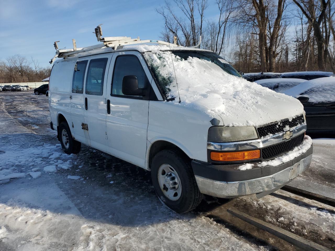 2011 Chevrolet Express - Image 4