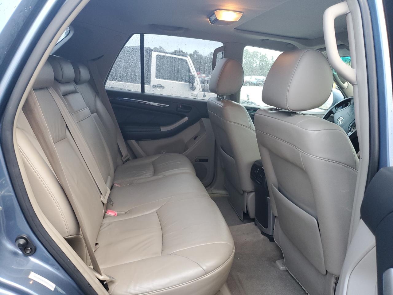 2005 Toyota 4Runner - Image 11