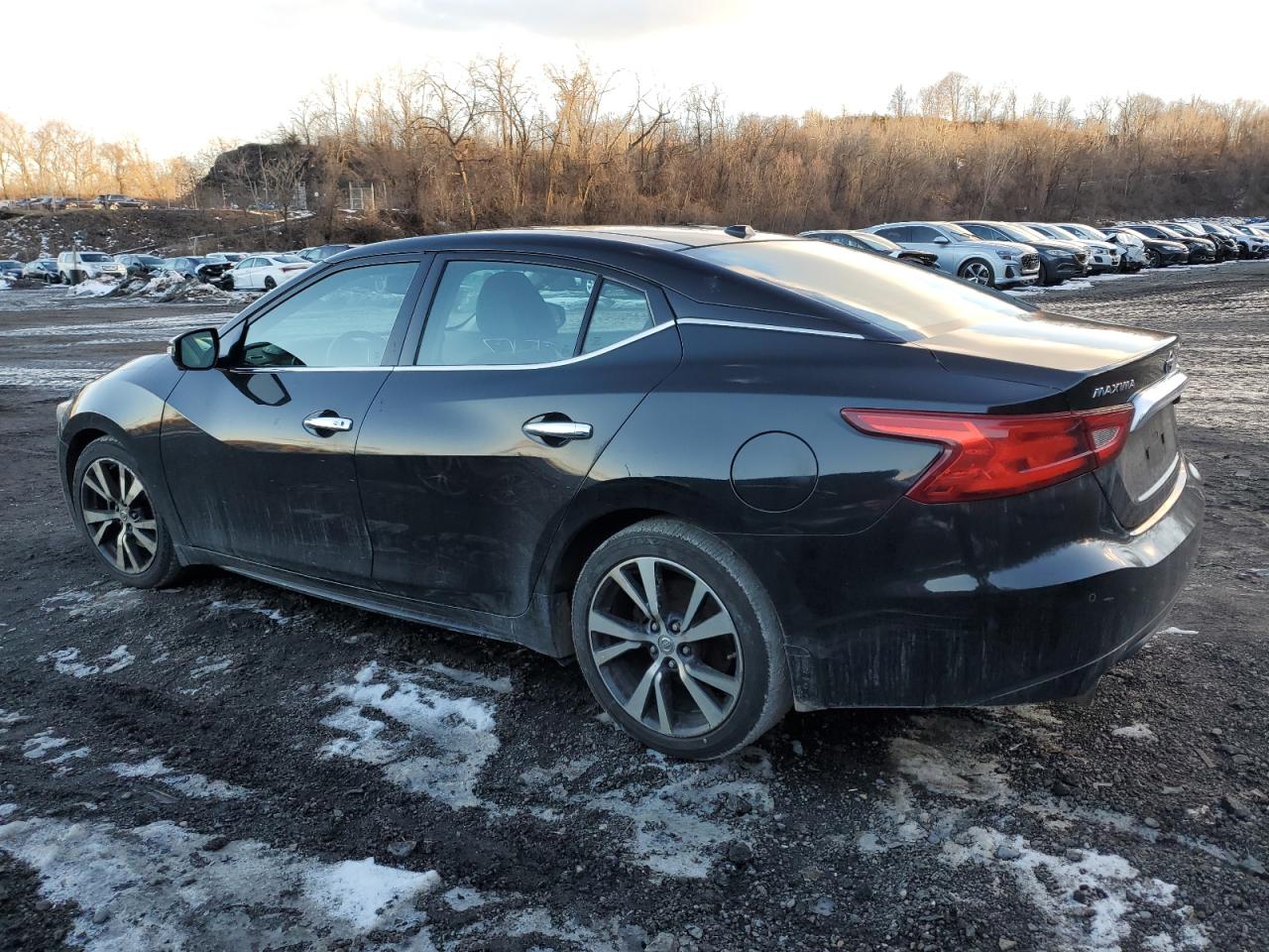 2016 Nissan Maxima - Image 2