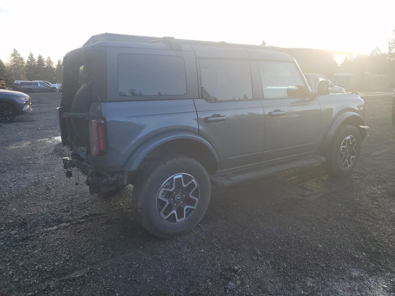 2023 Ford Bronco - Image 3