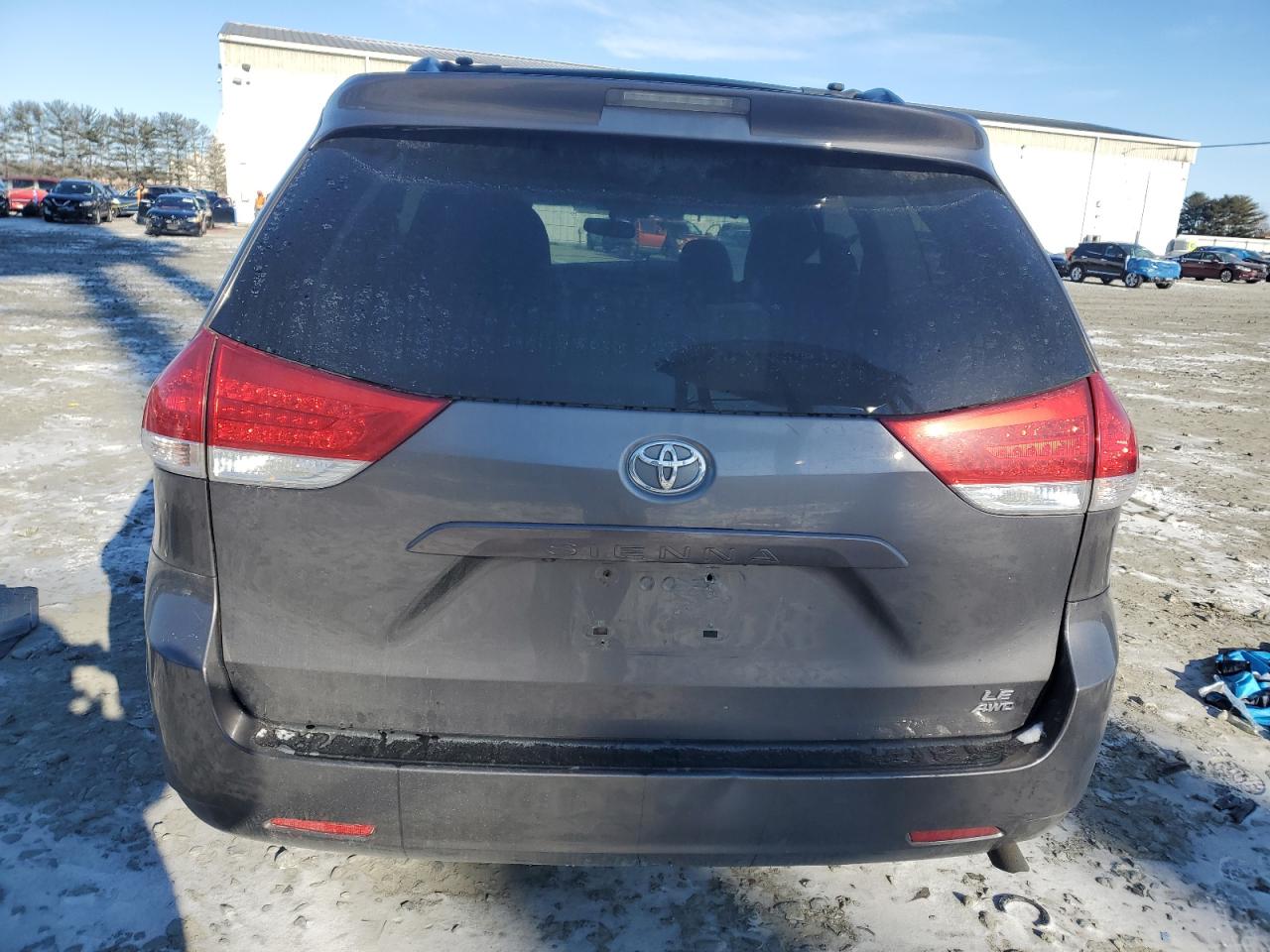 2011 Toyota Sienna - Image 6